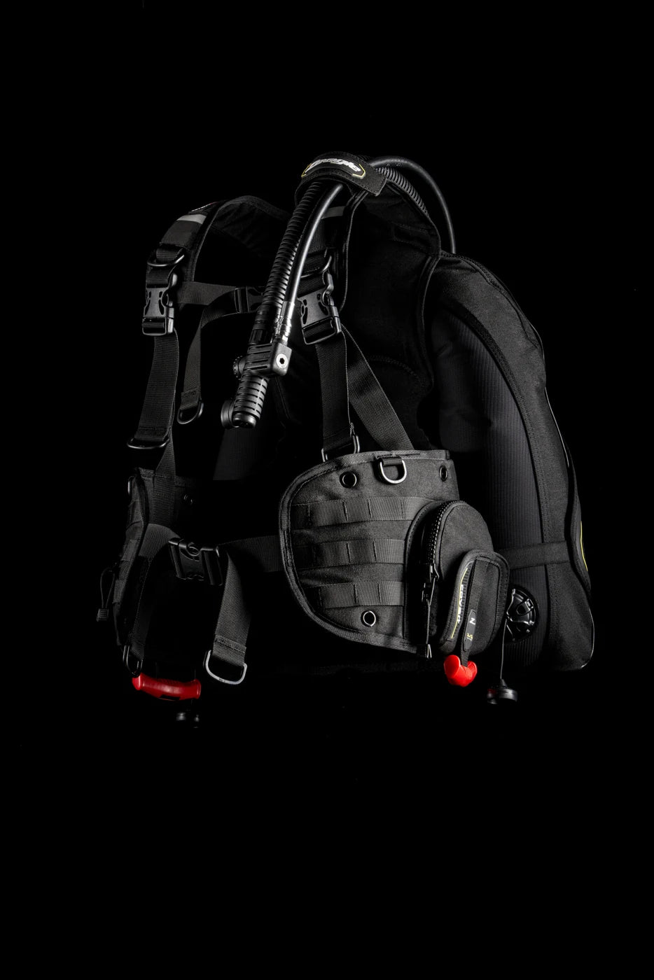 Covert XT, w/inflator, hose and RE valve, Large — product view 1