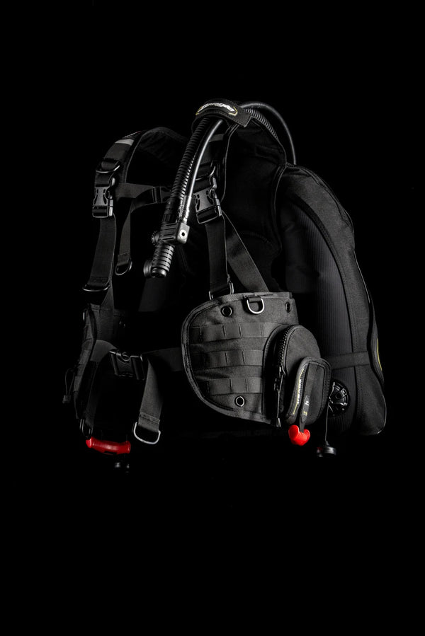 Covert XT, w/inflator, hose and RE valve, Large — product view 1